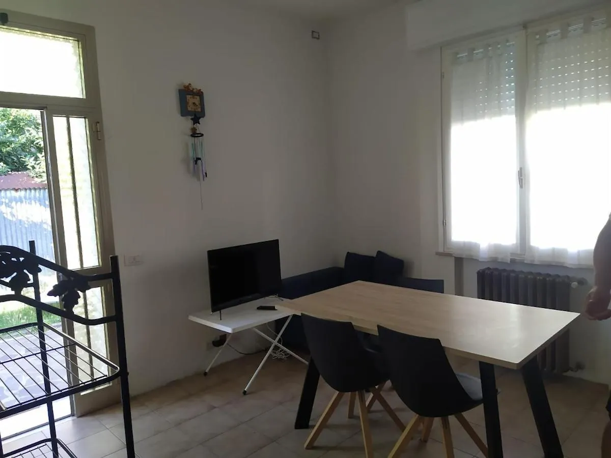 Apartamento Casa Relax Con Parcheggio E Jacuzzi , Vicino Al Mare E Al Centro Italia